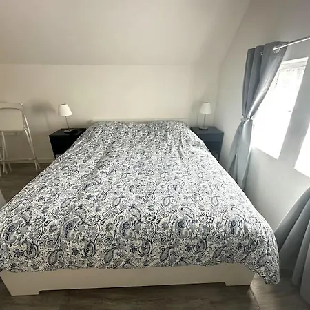 Champenoise 5, - France Appartement